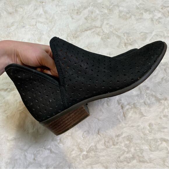 Lucky Brand Baley Perforated Ankle Booties Black Leather Size 9.5 Womens - Picture 5 of 11